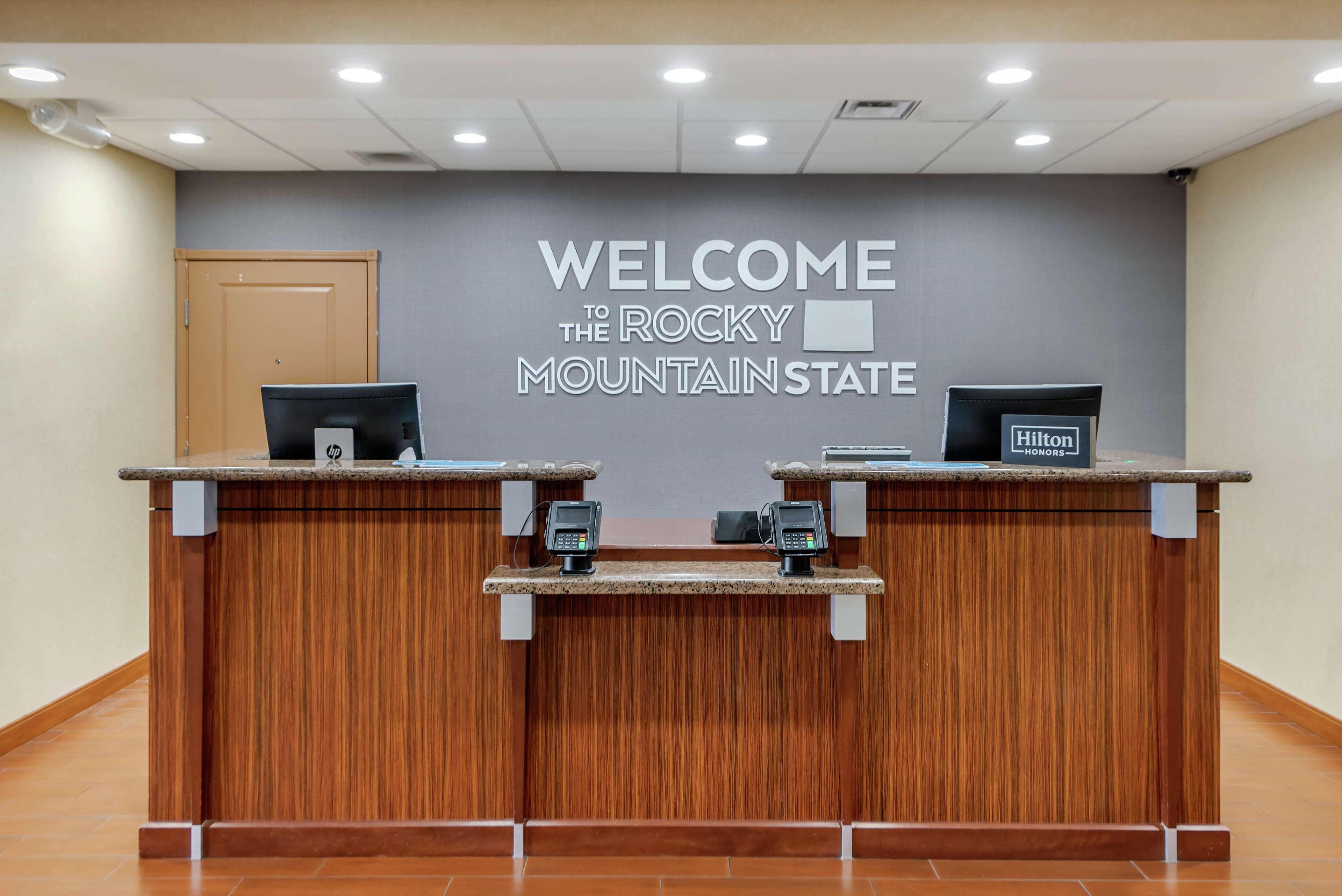 Hampton Inn Аламоса Экстерьер фото